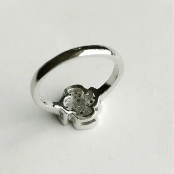 MODERN clover leaf Sterling Silver CZ Ring size 6 NWT - Picture 4 of 5